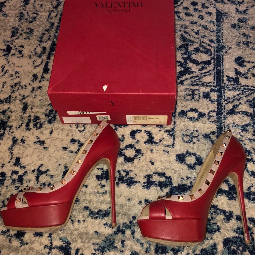Valentino Rockstud peep toes